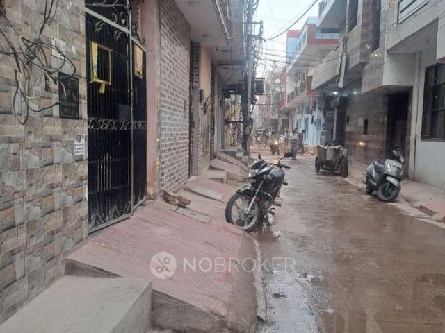 4+ BHK Flat For Sale In Laxman Vihar