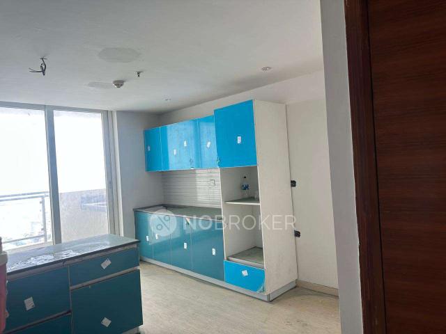 4 BHK Flat In Mahagun Mezzaria for Rent In Sector 78