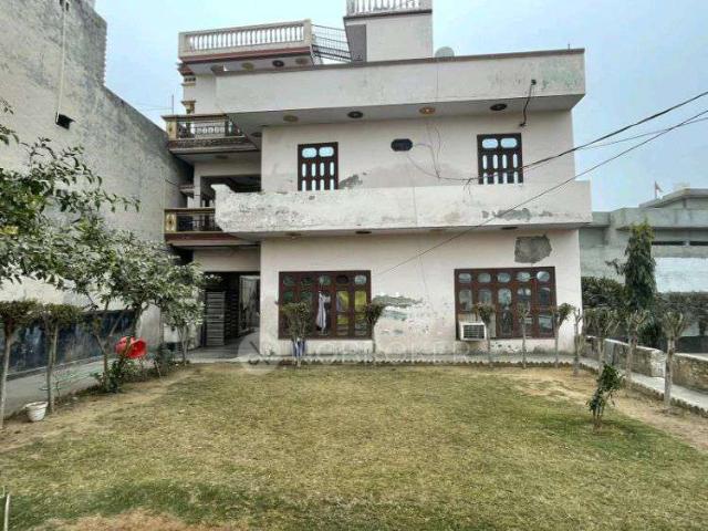 4 BHK Flat In Narendra House for Rent In Chithara