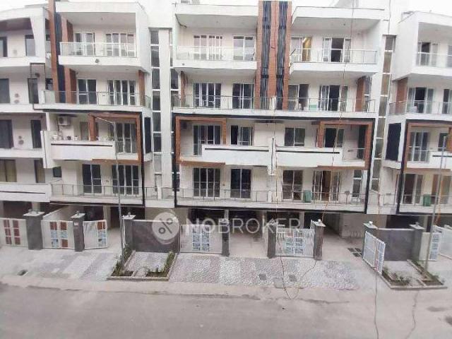 4 BHK Flat In Ansal Versalia For Sale In Golf Course Ext. R