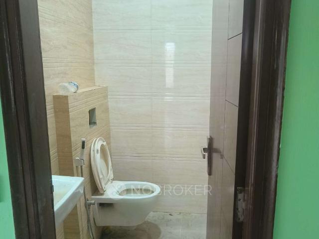 4+ BHK Flat In Ardee City for Rent In Sector 52