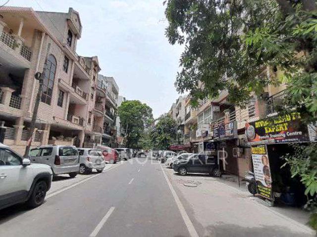 4+ BHK Flat In Dda Flats Bb West Shalimar Bagh For Sale In