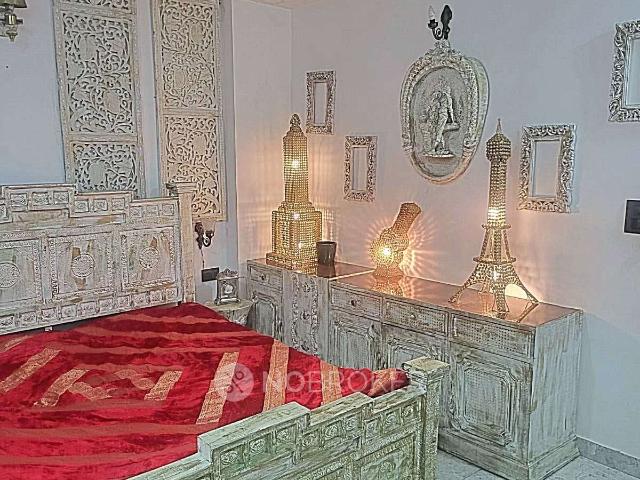 4 BHK Flat In First Avenue for Rent In Vasant Kunj