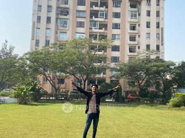 4 BHK Flat In Greenwoods Phase Ii for Rent In Omega Iv