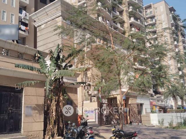 4 BHK Flat In Royal Court For Sale In Panchsheel Greens 2