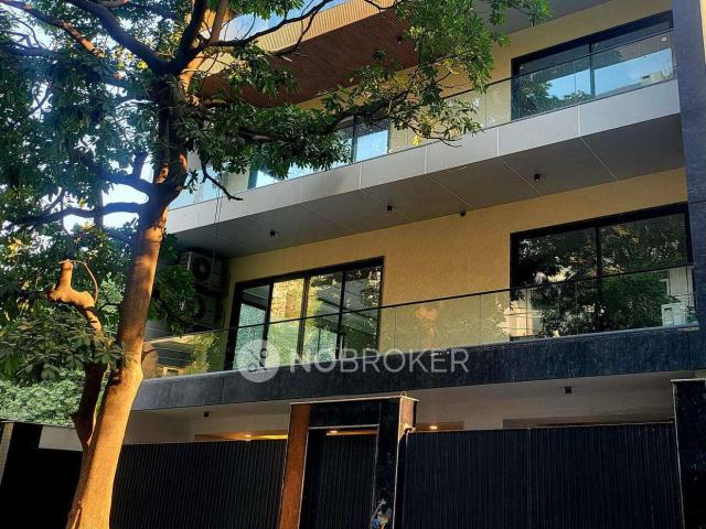 4 BHK Flat In Stanalone Building For Sale In Sector 42