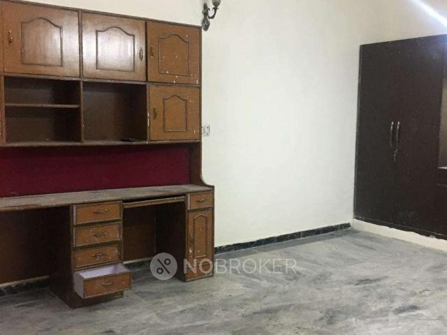 4 BHK Flat In Standalone Building For Sale In Janakpuri