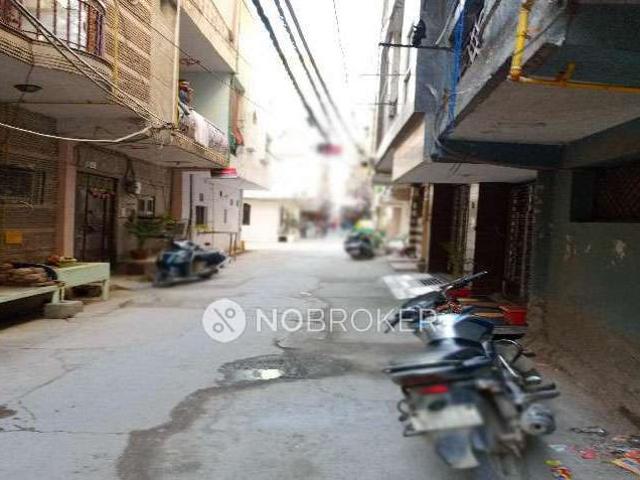 4 BHK Flat In Standalone Building For Sale In Laxmi Nagar