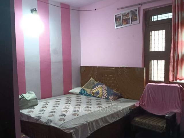 4 BHK Flat In Standalone Building For Sale In Mayur Vihar Phase Iii