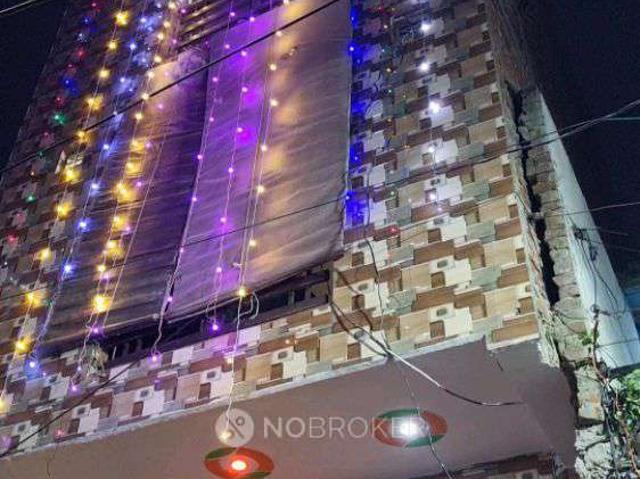 4+ BHK Flat In Standalone Building For Sale In Sector 62a