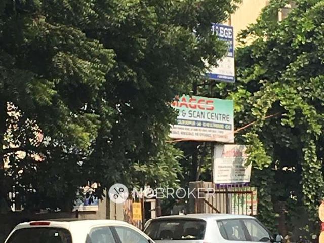 4+ BHK Flat In Sfs Flats Janakpuri For Sale In Janakpuri