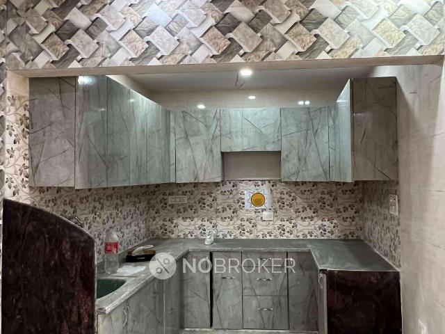 4 BHK Flat In Tri Nagar For Sale In Tri Nagar