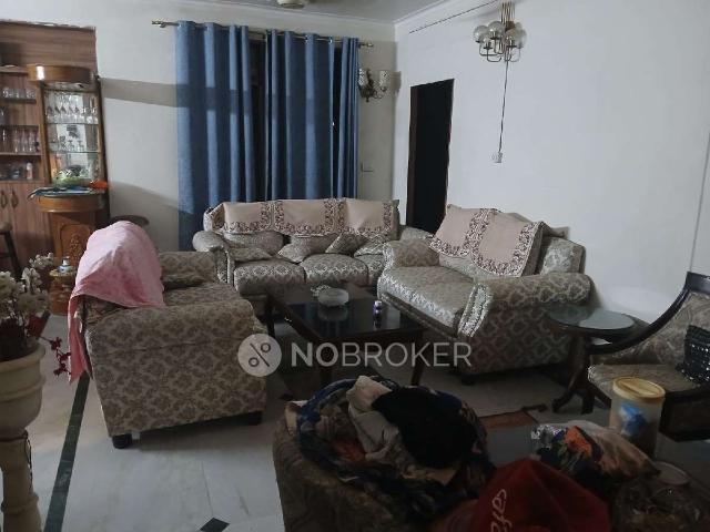 4 BHK Flat In Vivek Vihar For Sale In Sector 82