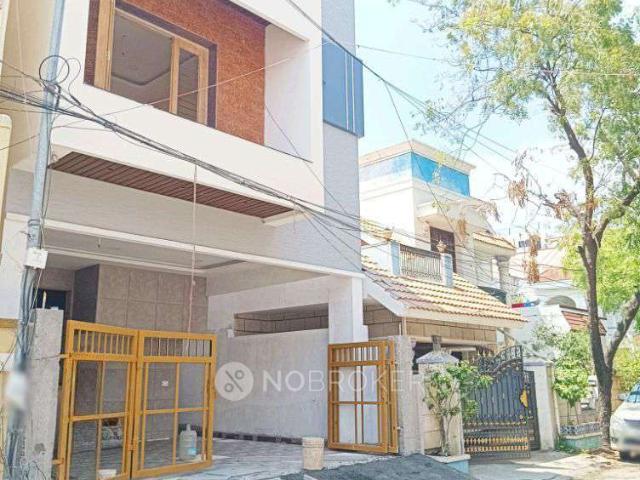 4 BHK House For Sale In 99b, Sri Krishna Nagar 17th St