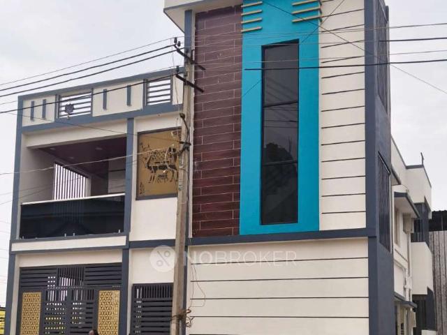 4+ BHK House For Sale In Devraj Urs Rd, Saraswathipuram, Tumakur