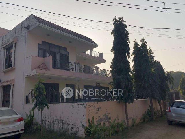 4+ BHK House For Sale In Sector 23