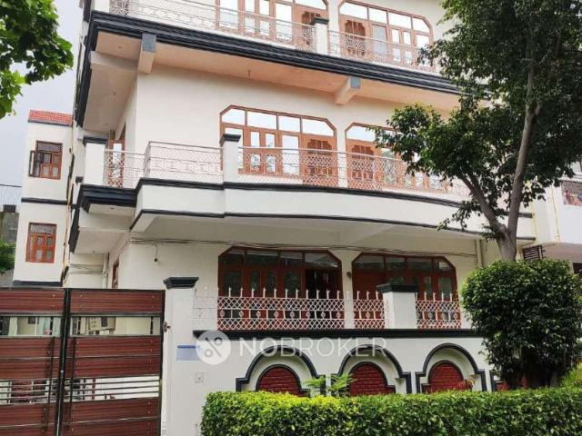4+ BHK House For Sale In Sector 92