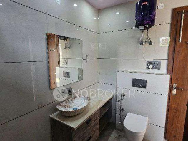 4 BHK House for Rent In Punjabi Bagh