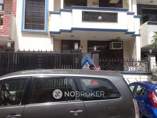 4+ BHK House for Rent In Sector 50
