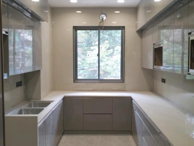 4 BHK Independent Builder Floor in Mukherjee Nagar for resale New Delhi. The reference number is 20569077