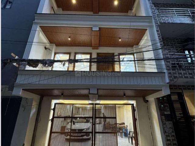 4 BHK Independent Builder Floor in Mahavir Enclave for resale New Delhi. The reference number is 16784464