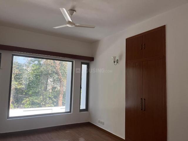 4 BHK Independent Builder Floor in Maharani Bagh for resale New Delhi. The reference number is 20239860