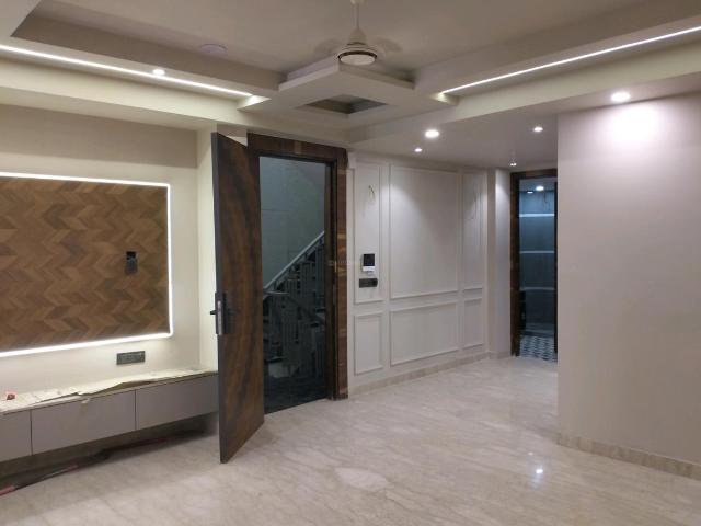 4 BHK Independent Builder Floor in Mansarover Garden for resale New Delhi. The reference number is 16980510