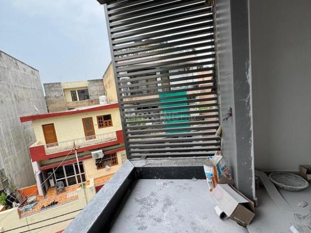 4 BHK Independent Builder Floor in Mansarover Garden for resale New Delhi. The reference number is 17462175