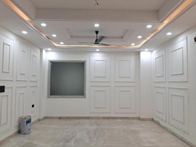 4 BHK Independent Builder Floor in Mansarover Garden for resale New Delhi. The reference number is 20560831