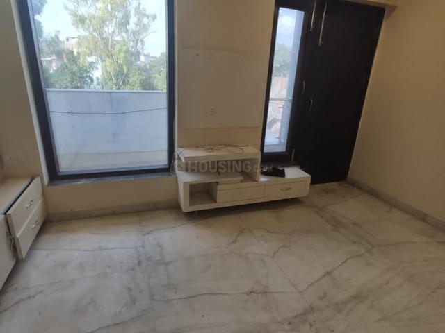 4 BHK Independent Builder Floor in Model Town for resale New Delhi. The reference number is 17673541