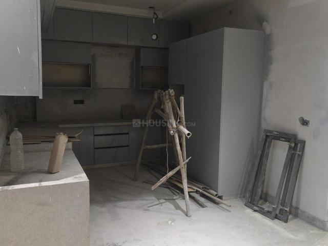 4 BHK Independent Builder Floor in Model Town for resale New Delhi. The reference number is 18855116