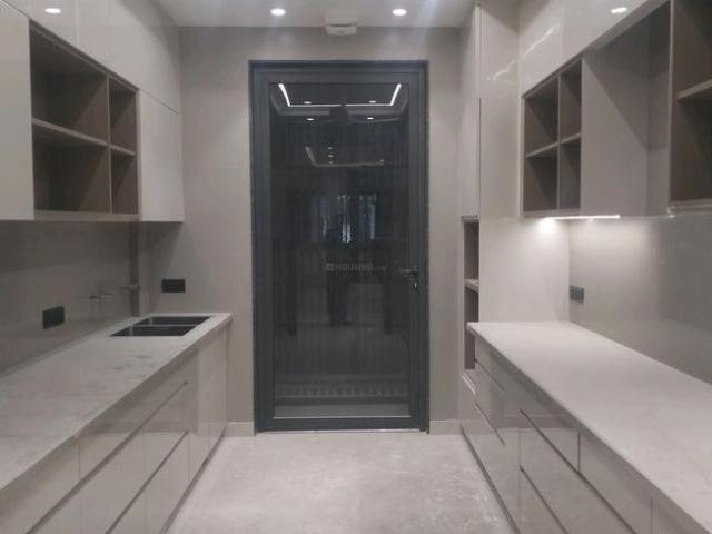 4 BHK Independent Builder Floor in Model Town for resale New Delhi. The reference number is 18882209