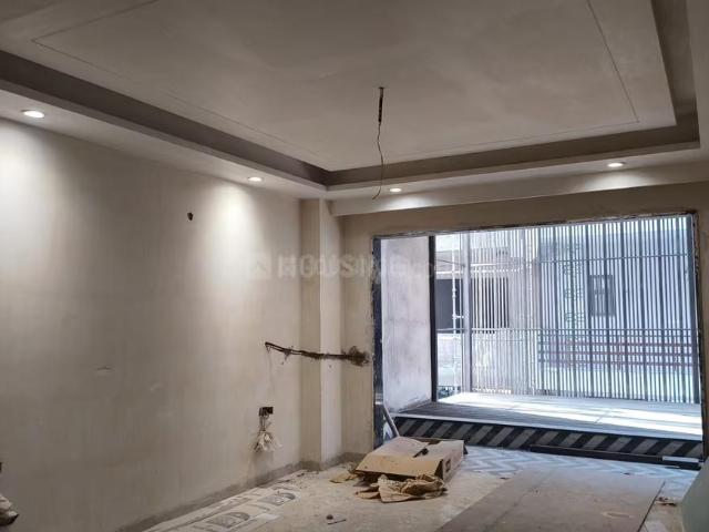 4 BHK Independent Builder Floor in Model Town for resale New Delhi. The reference number is 19461970