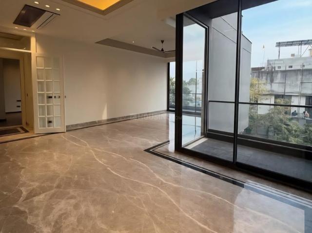 4 BHK Independent Builder Floor in Model Town for resale New Delhi. The reference number is 19555476