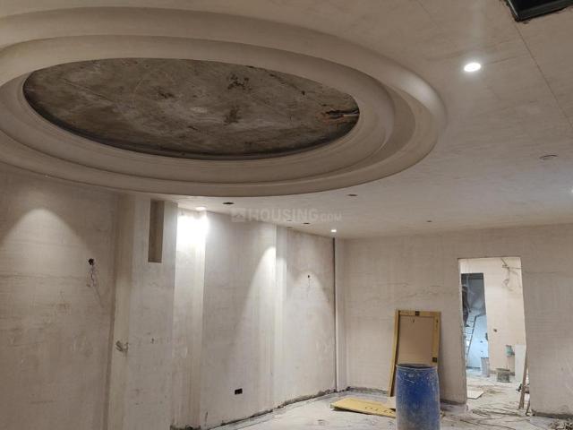 4 BHK Independent Builder Floor in Model Town for resale New Delhi. The reference number is 19861965