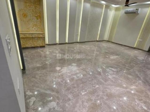 4 BHK Independent Builder Floor in Model Town for resale New Delhi. The reference number is 19101949