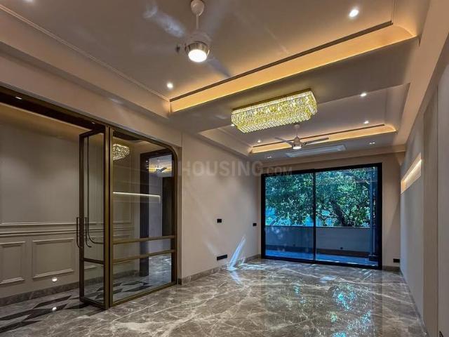 4 BHK Independent Builder Floor in Model Town for resale New Delhi. The reference number is 19222325