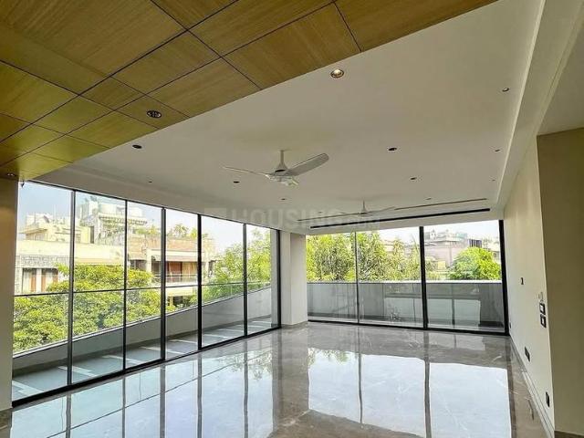 4 BHK Independent Builder Floor in Model Town for resale New Delhi. The reference number is 19223770
