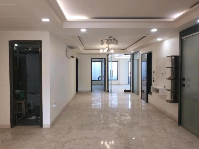 4 BHK Independent Builder Floor in Model Town for resale New Delhi. The reference number is 19248979