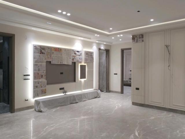 4 BHK Independent Builder Floor in Model Town for resale New Delhi. The reference number is 19250349