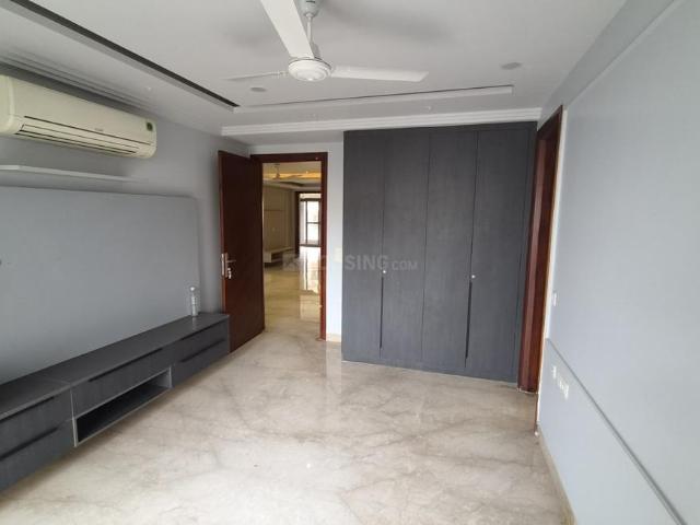 4 BHK Independent Builder Floor in Model Town for resale New Delhi. The reference number is 20765919
