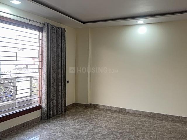 4 BHK Independent Builder Floor in Model Town for resale New Delhi. The reference number is 20038872