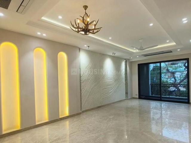 4 BHK Independent Builder Floor in Model Town for resale New Delhi. The reference number is 20044860