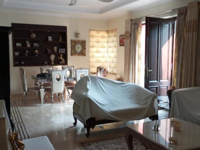 4 BHK Independent Builder Floor in Navjeevan Vihar for resale New Delhi. The reference number is 17088508
