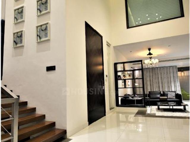 4 BHK Independent Builder Floor in Neelankarai for resale Chennai. The reference number is 16021643