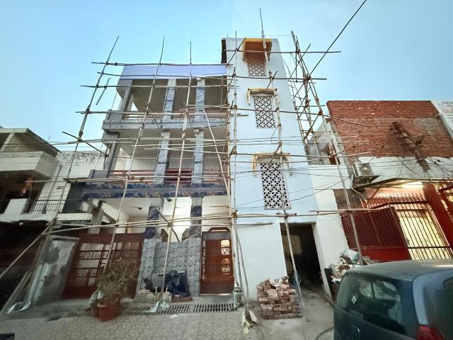4 BHK Independent Builder Floor in Nehru Nagar for resale Ghaziabad. The reference number is 17205415