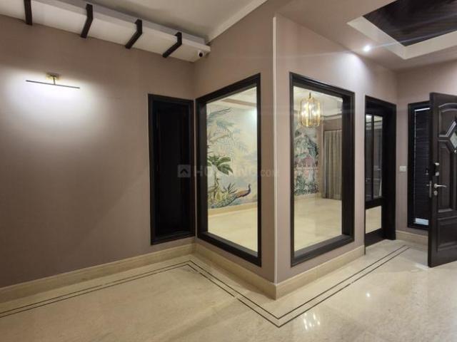 4 BHK Independent Builder Floor in New Friends Colony for rent New Delhi. The reference number is 20696270