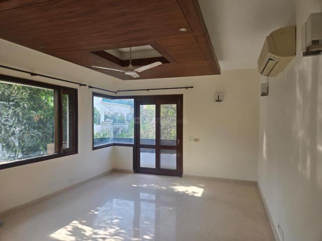 4 BHK Independent Builder Floor in New Friends Colony for rent New Delhi. The reference number is 20188617
