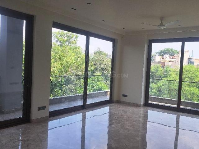 4 BHK Independent Builder Floor in New Friends Colony for resale New Delhi. The reference number is 18880512