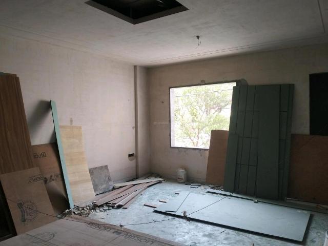 4 BHK Independent Builder Floor in Azadpur for resale New Delhi. The reference number is 19899601
